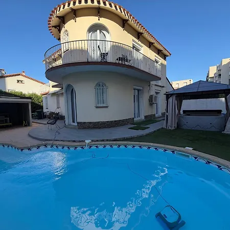 Jolie Piscine Climatise 8 Pers Proche Centre-ville