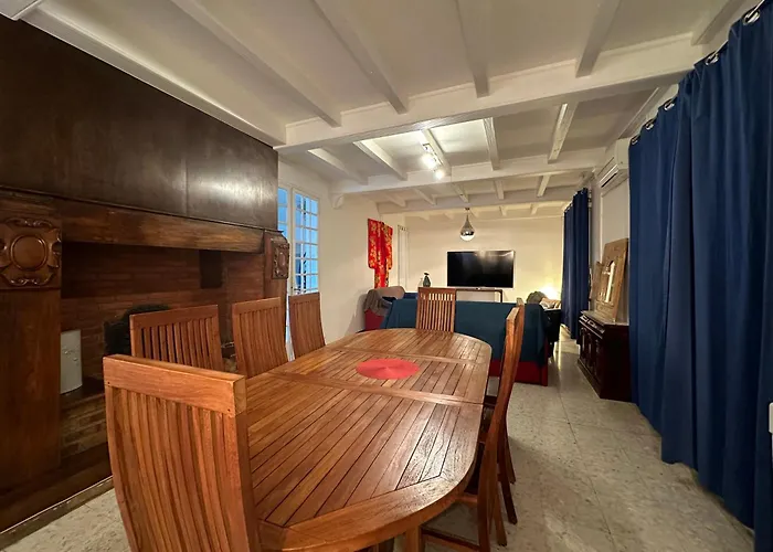 Jolie Piscine Climatise 6 Pers Proche Centre-ville Περπινιάν