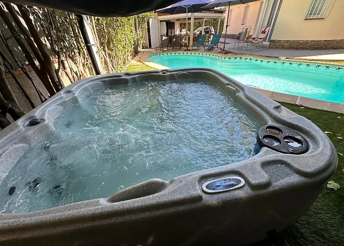 Jolie Piscine Climatise 6 Pers Proche Centre-ville *