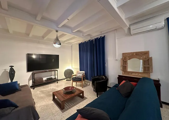 Jolie Piscine Climatise 6 Pers Proche Centre-ville * Περπινιάν