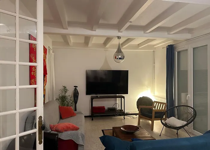 Jolie Piscine Climatise 6 Pers Proche Centre-ville