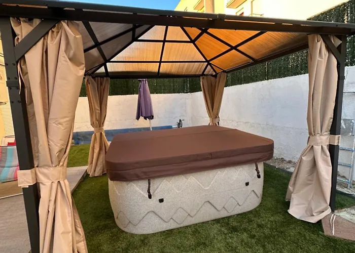 Jolie Piscine Climatise 6 Pers Proche Centre-ville